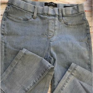 Judy Blue Pull on super stretchy skinny fit light wash size 11